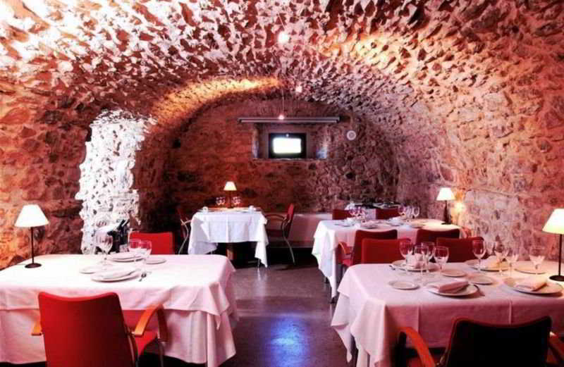 Arcs De Monells - Adults Only Hotel Restaurant photo